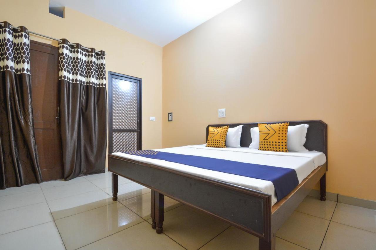 Spot On Hotel Diamond Sohana Exterior photo