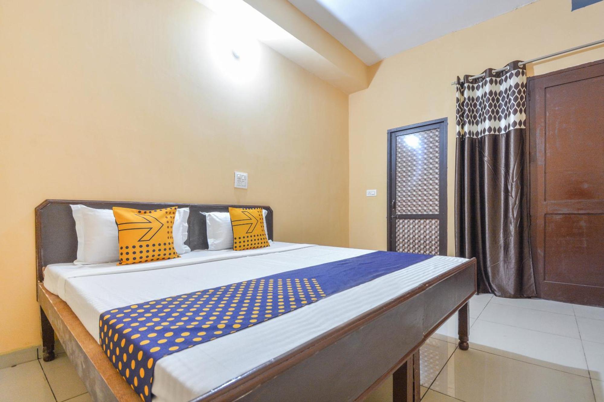 Spot On Hotel Diamond Sohana Exterior photo