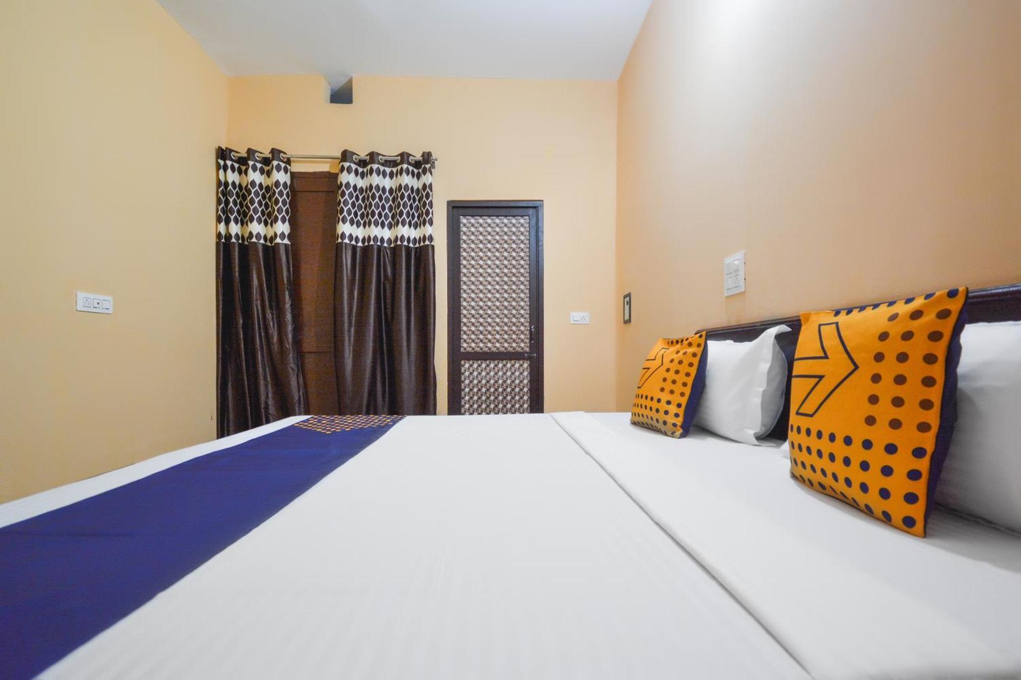 Spot On Hotel Diamond Sohana Exterior photo